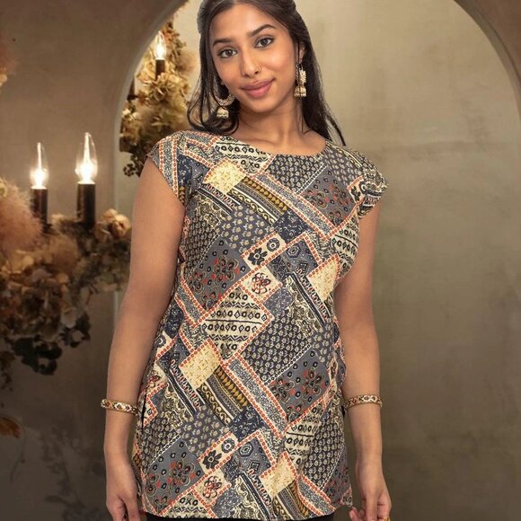 Elegant Black and Cream Printed Short Top | Muvvas Boutique - Picture 2 of 3